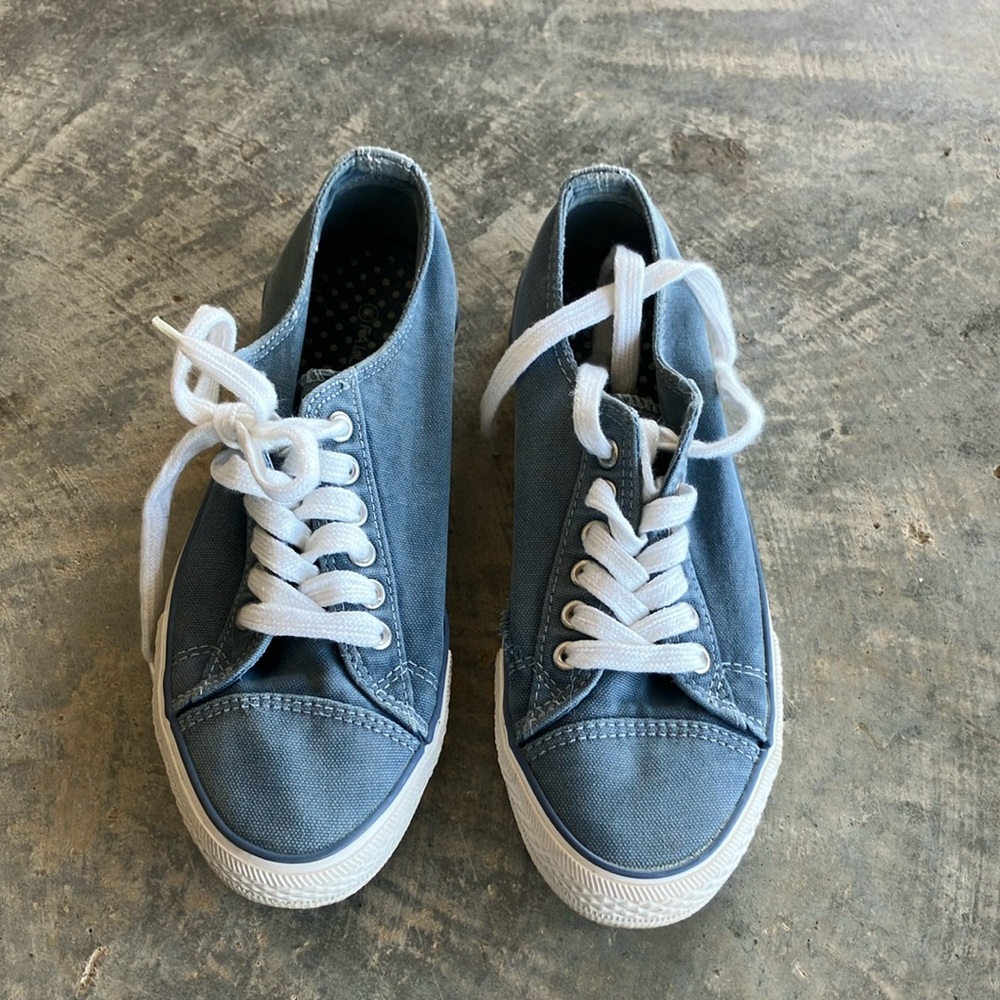Canvas sneakers